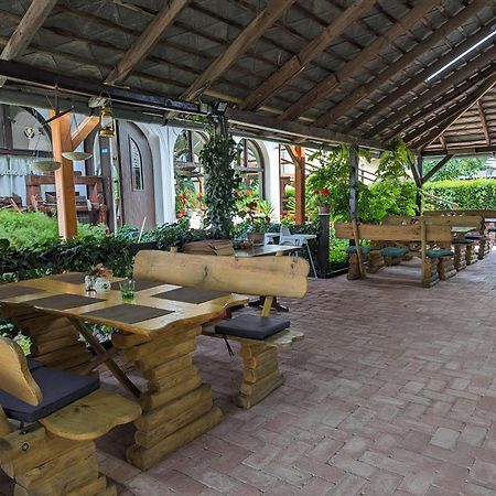 Margareta Etterem Es Vendeghaz Gasthaus Balatonbereny Ngoại thất bức ảnh