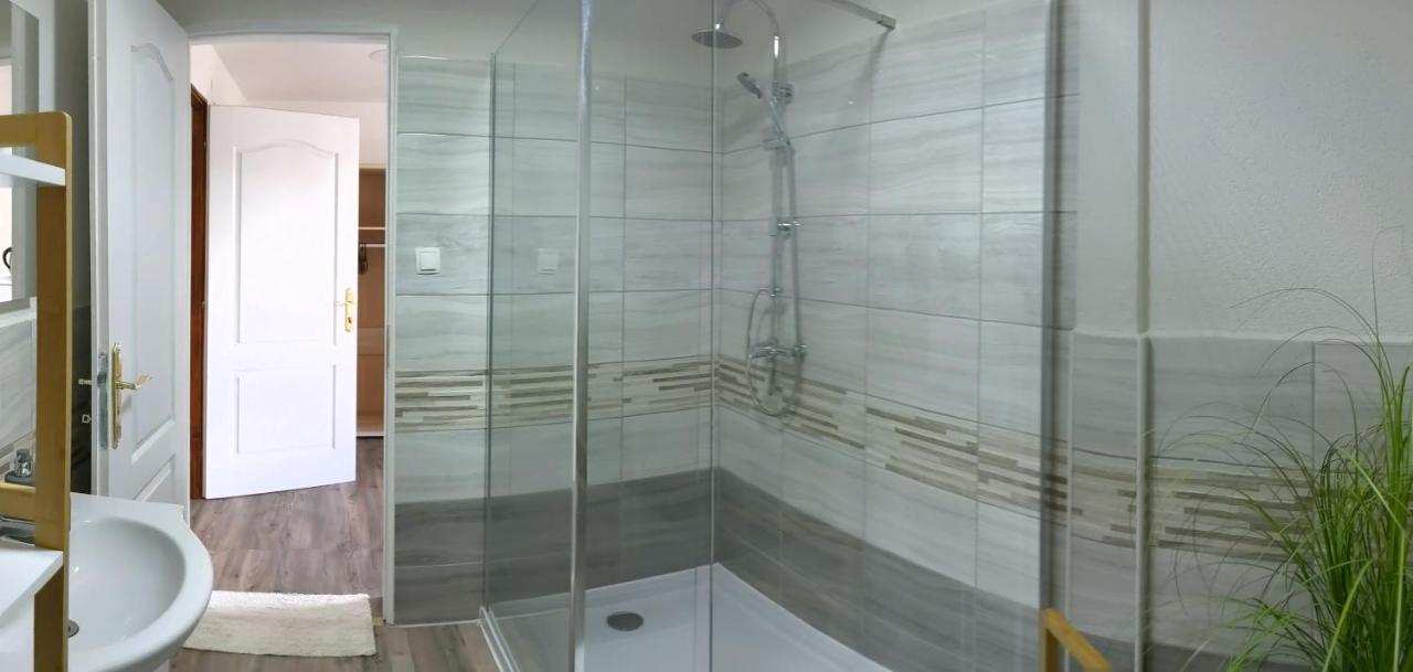 Margareta Etterem Es Vendeghaz Gasthaus Balatonbereny Ngoại thất bức ảnh